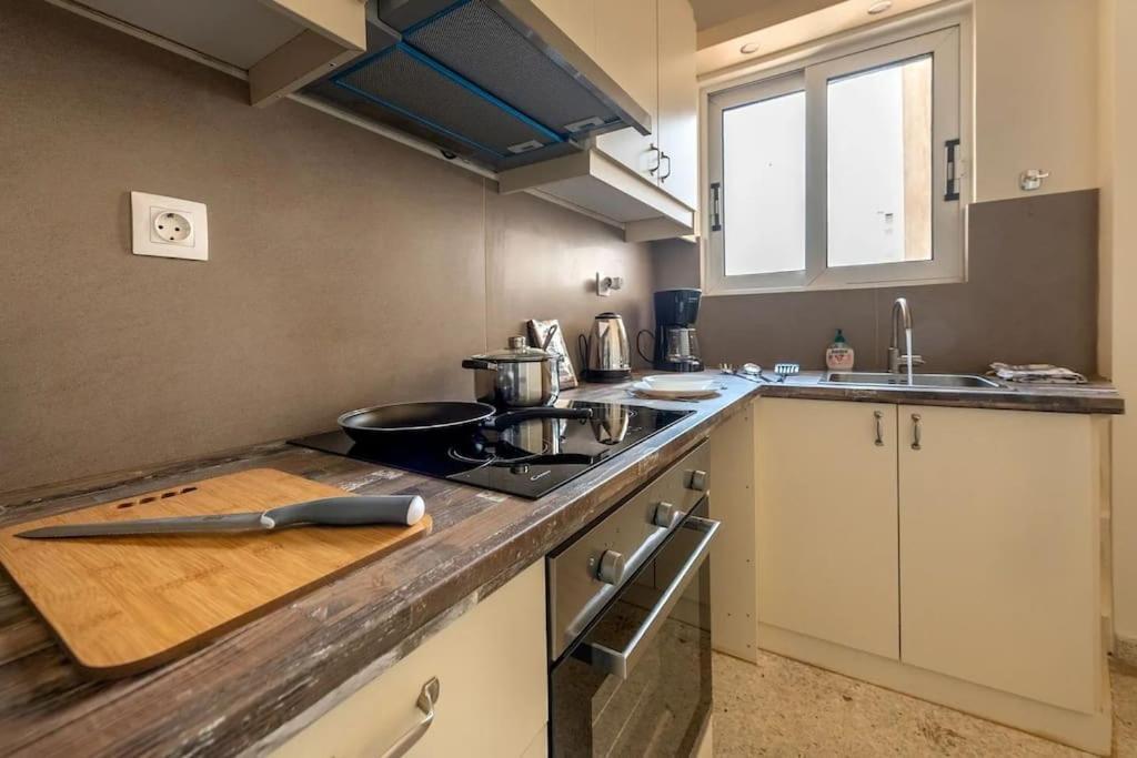 Kerameikos 2 Bedroom Apartment アテネ エクステリア 写真