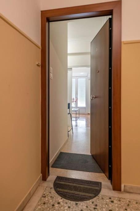 Kerameikos 2 Bedroom Apartment アテネ エクステリア 写真