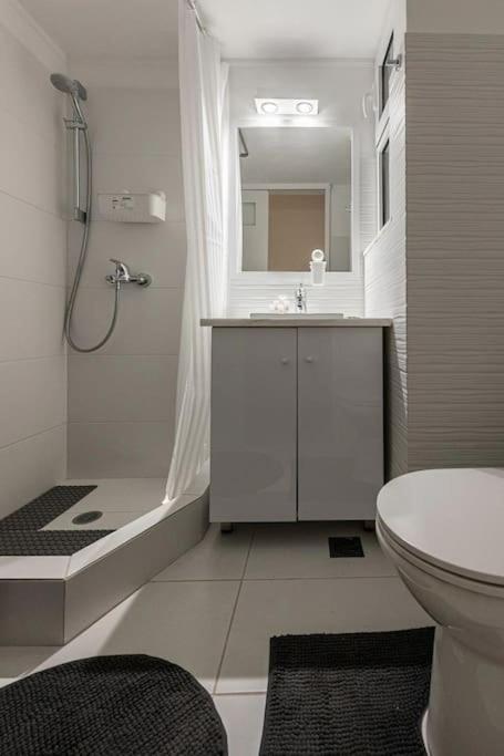 Kerameikos 2 Bedroom Apartment アテネ エクステリア 写真