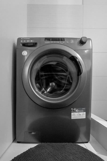 Kerameikos 2 Bedroom Apartment アテネ エクステリア 写真