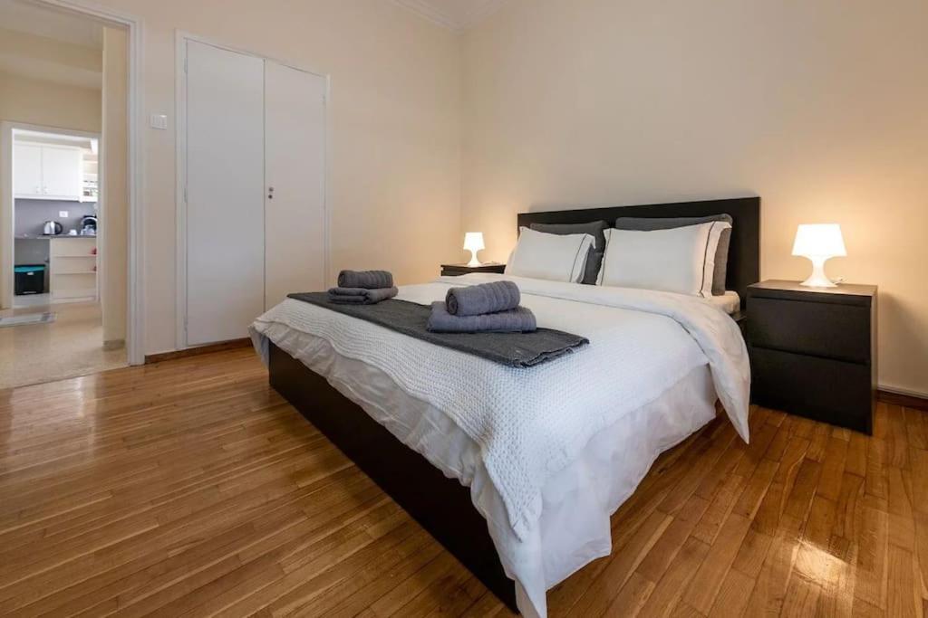 Kerameikos 2 Bedroom Apartment アテネ エクステリア 写真