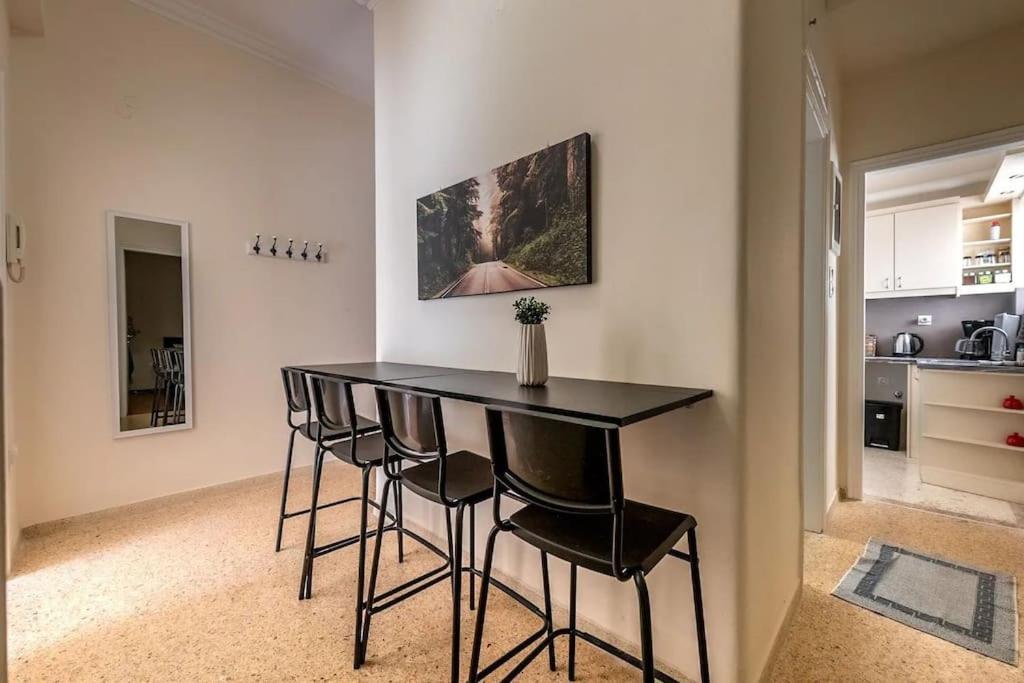 Kerameikos 2 Bedroom Apartment アテネ エクステリア 写真