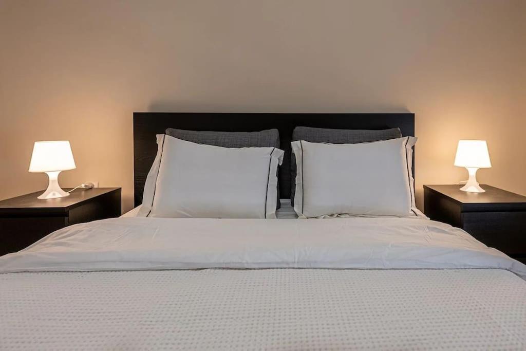 Kerameikos 2 Bedroom Apartment アテネ エクステリア 写真